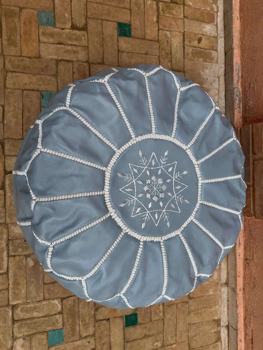  Pouf leather and Sabra silk Grey, White Morocco