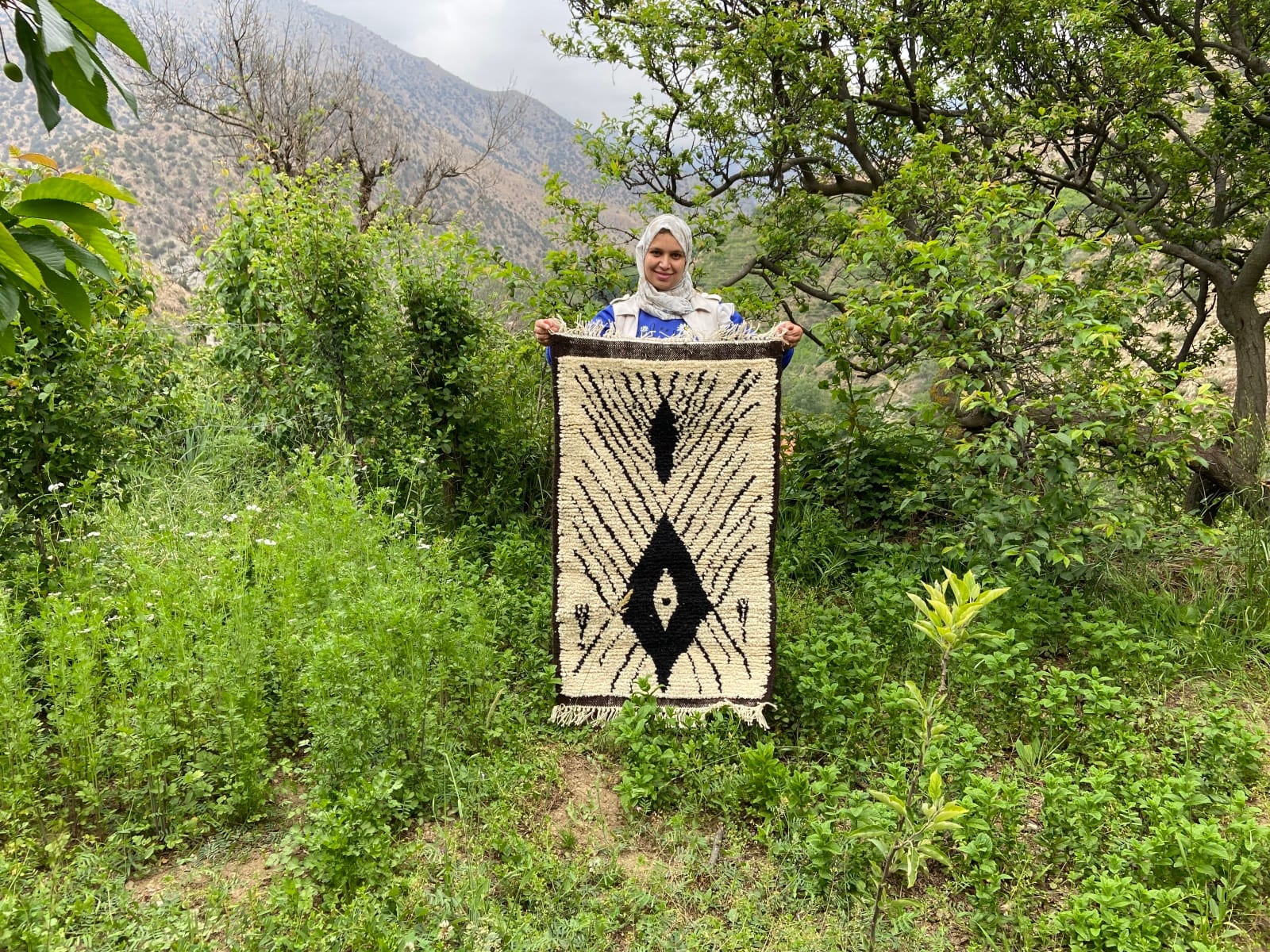 Handmade pileknot rug