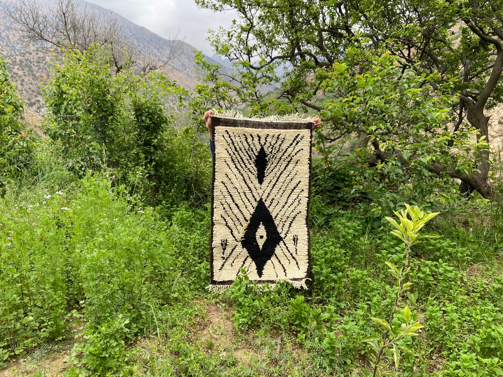 Handmade pileknot rug