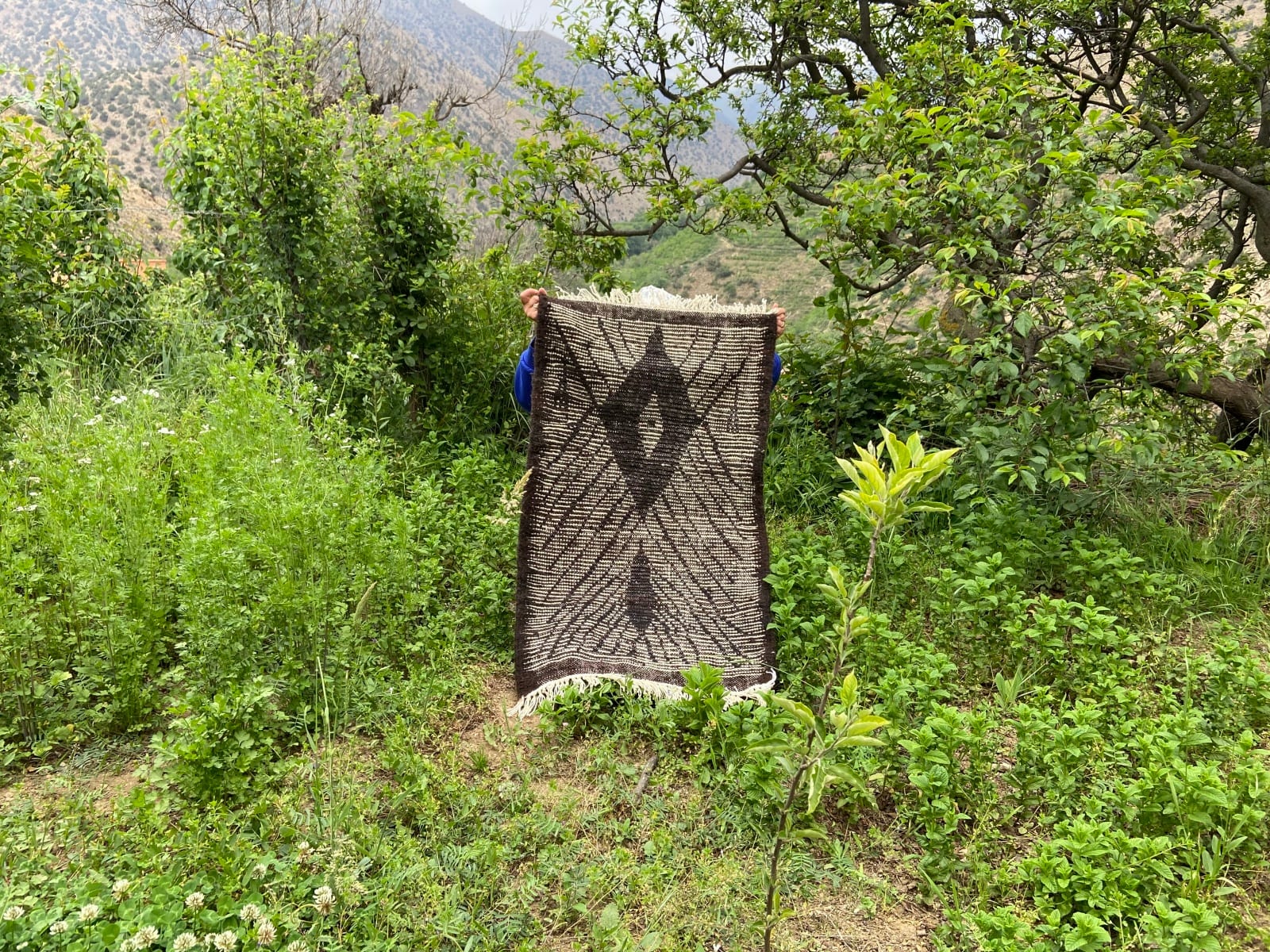Handmade pileknot rug
