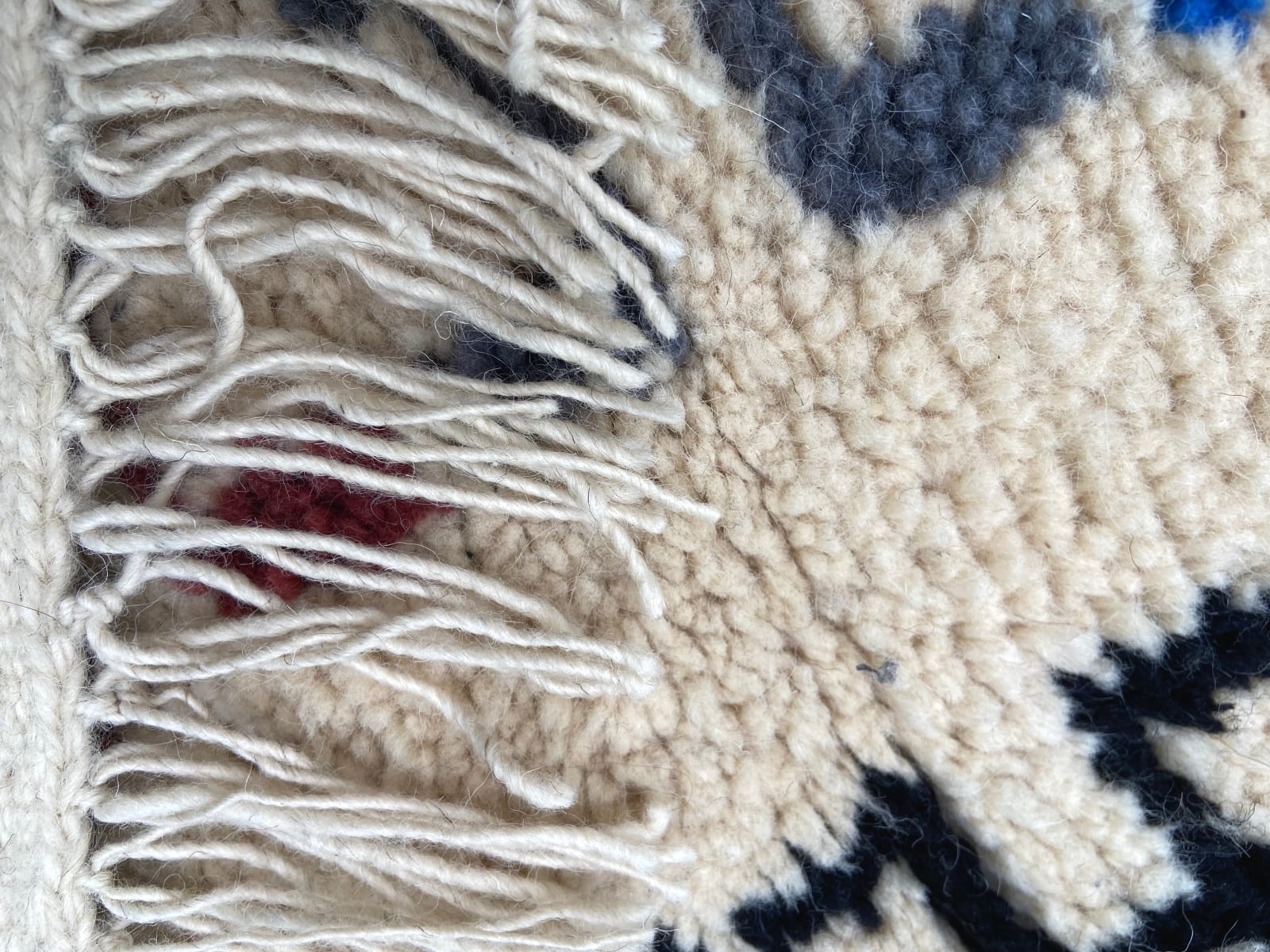 Handmade pileknot rug