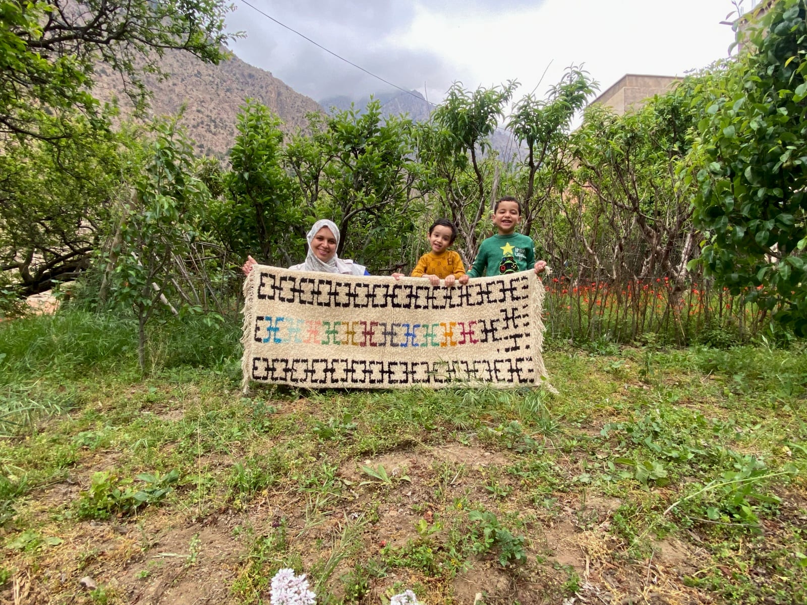 Handmade pileknot rug