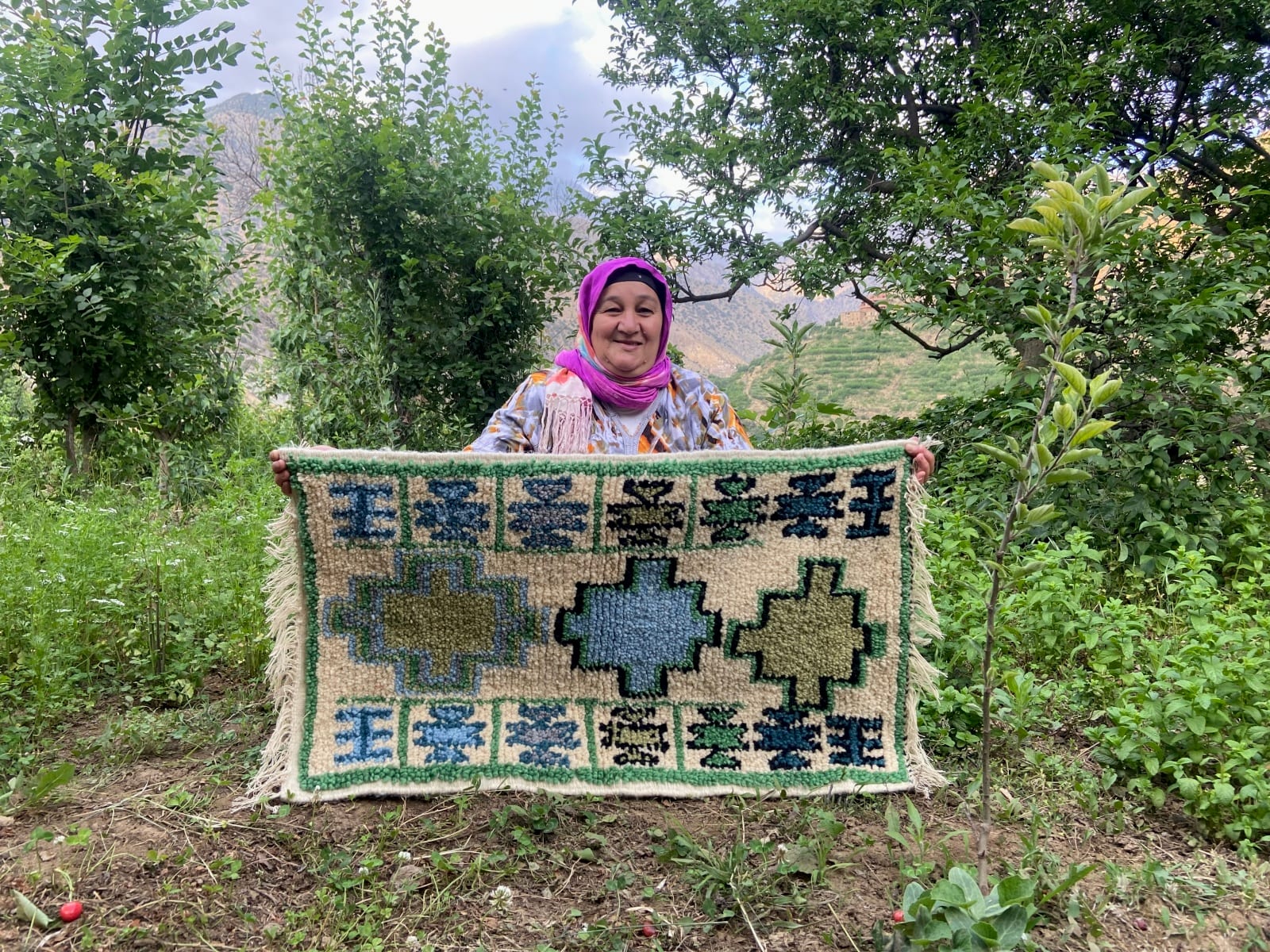 Handmade pileknot rug
