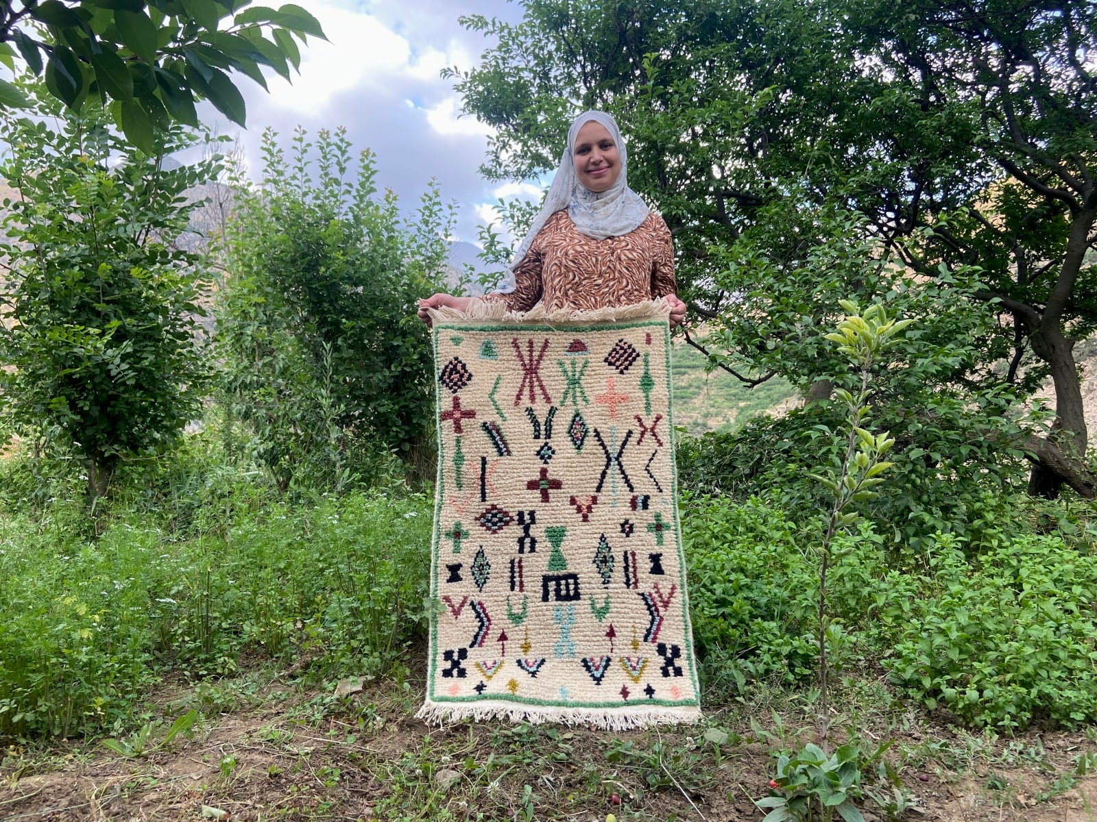 Handmade pileknot rug