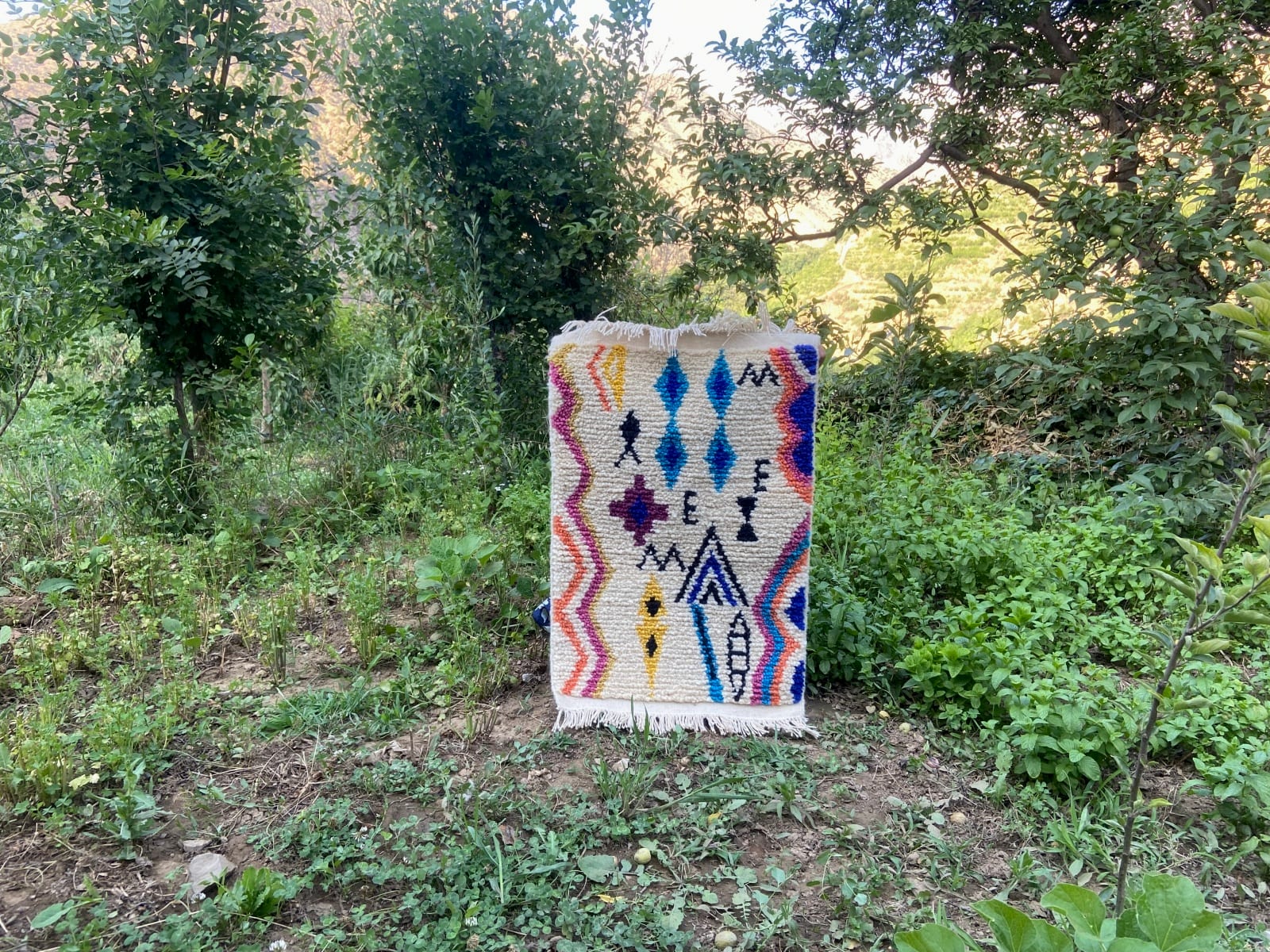 Handmade pileknot rug