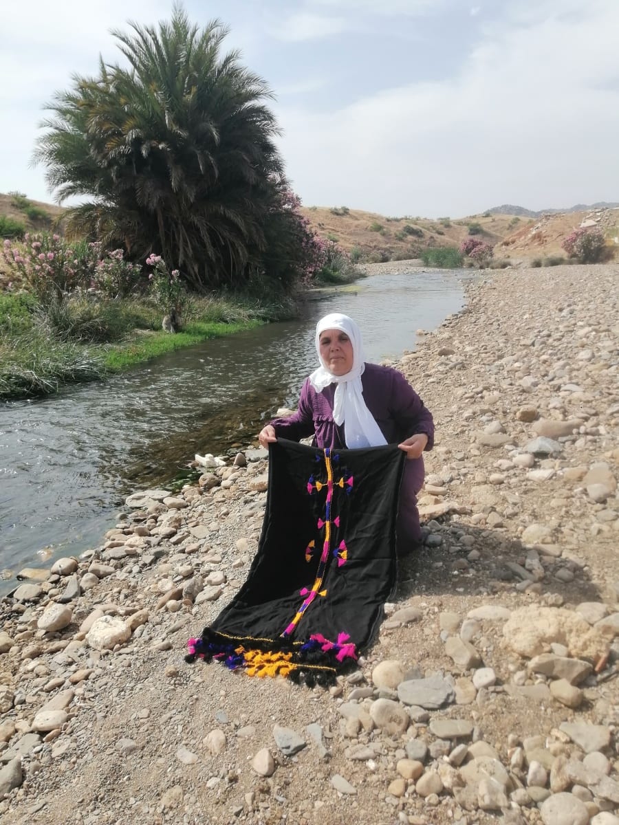 Tahrouit shawl