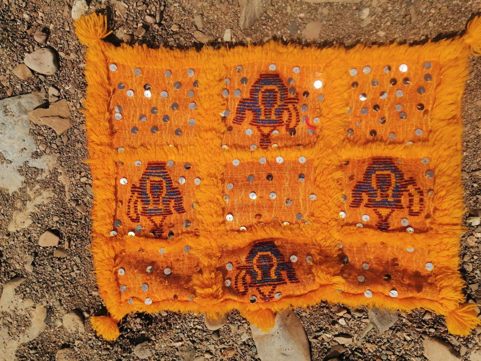Pillow of wool