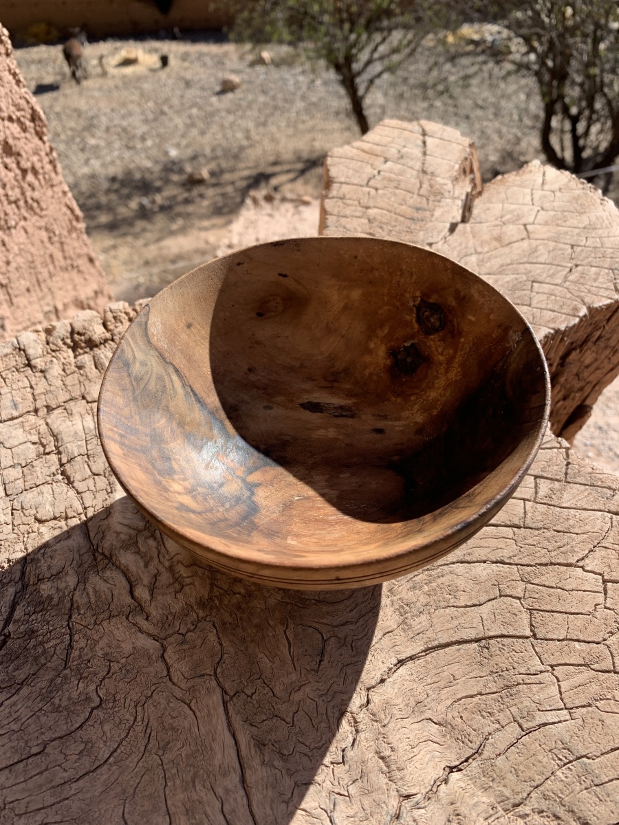 Brown - Hand Carved Natural Mahogany Wooden Bowl with Dokra Handle (6 x 5 in)