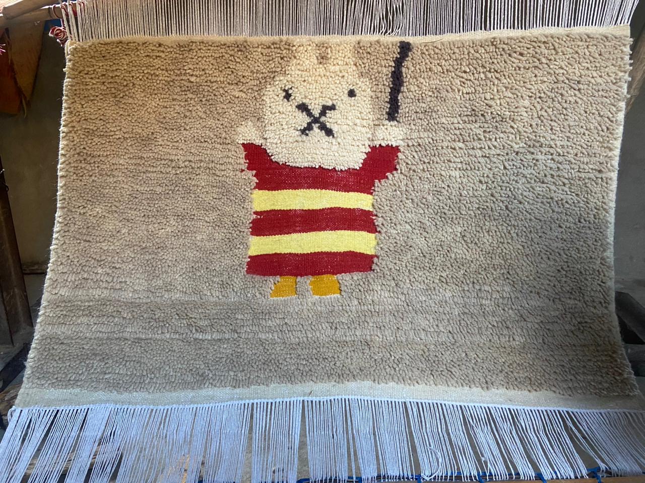 Handmade pileknot rug
