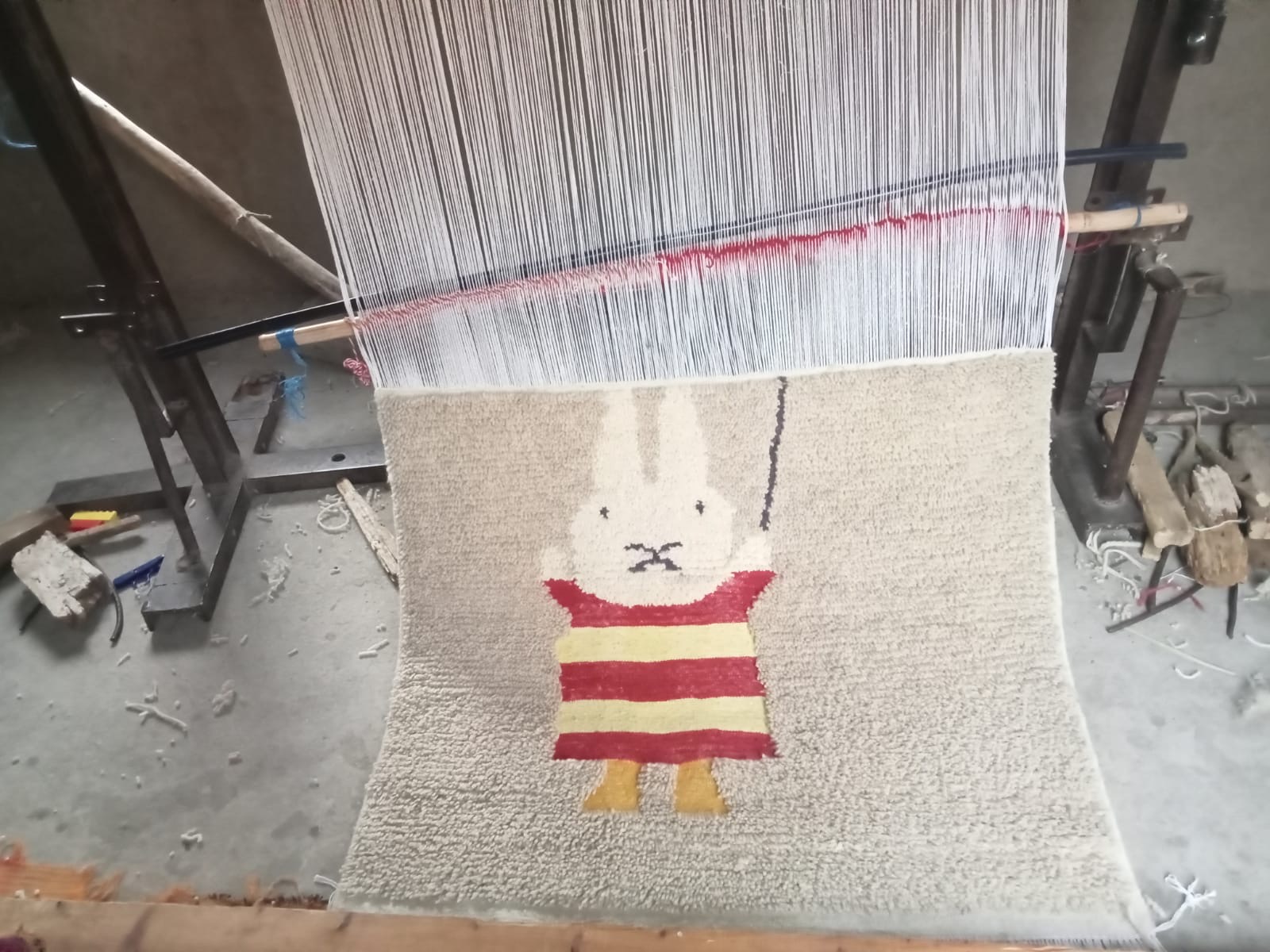 Handmade pileknot rug
