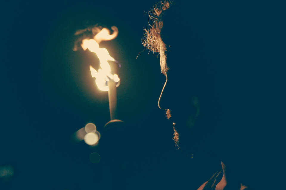 7 Traits de Caractère Négatifs de l'homme Lion en Amour