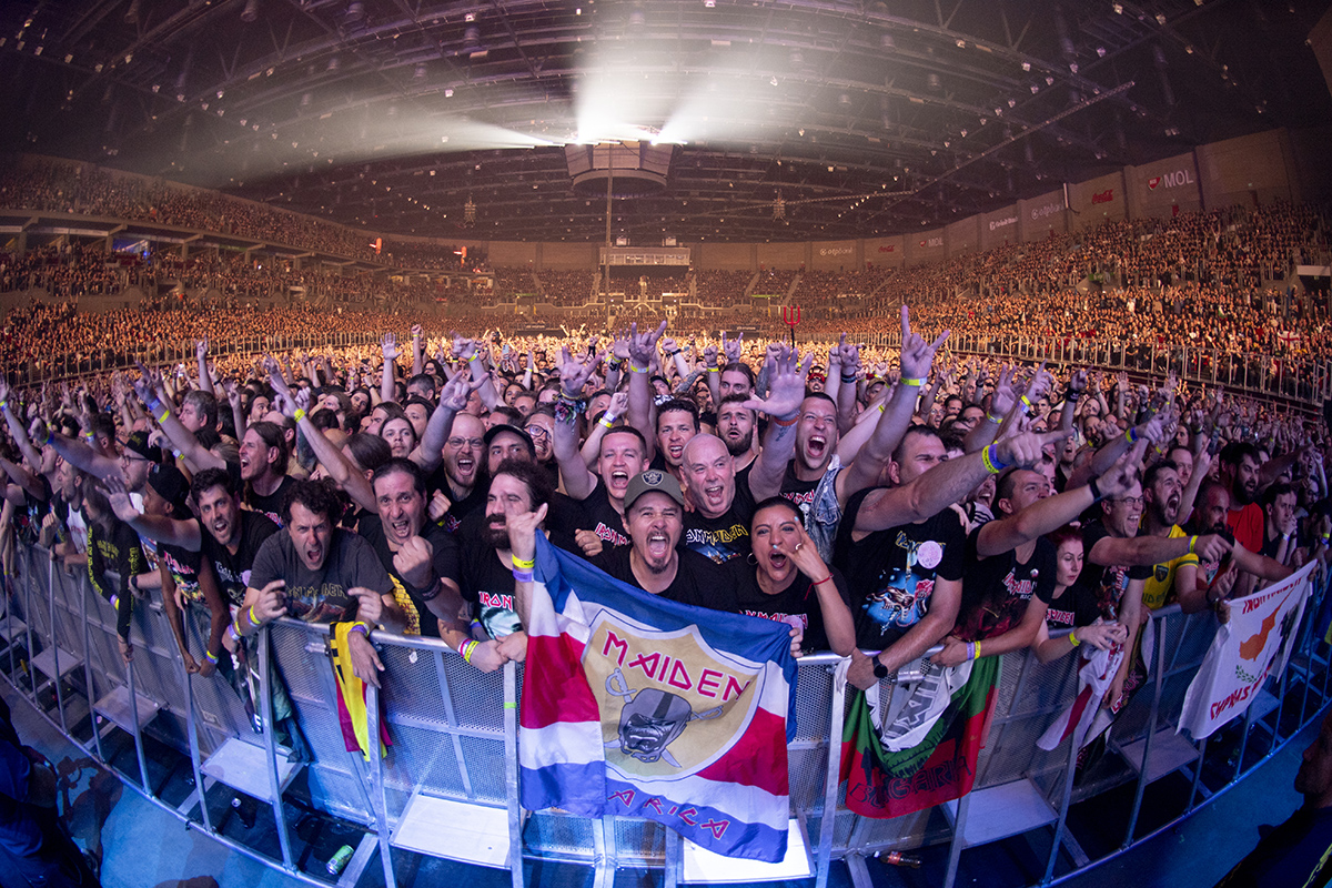 Iron Maiden Eddie artwork for Thank you Budapest - A note from Rod