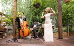 Singer at Chelsea Flower Show