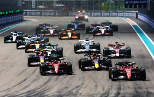 F1 cars at the race start