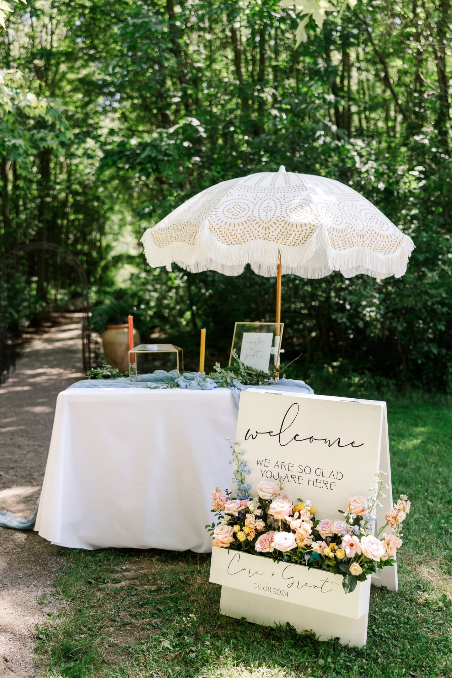 Welcome path at Sugar Lake Weddings