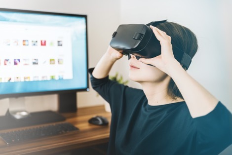 Customer uses VR for support. Customer uses VR for support.