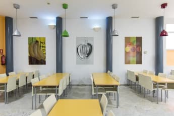 Albergue Inturjoven Cordoba : arquitectura local próximo Albergue Inturjoven Córdoba Hostel em Espanha