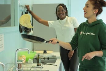 Auberge de jeunesse Hi Lille Stephane Hessel : 