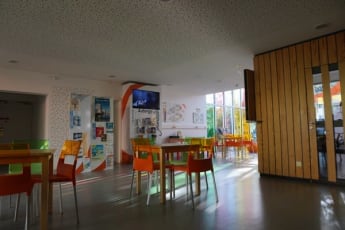 Auberge de jeunesse Hi La Rochelle : Exterior view of the La Rochelle Hostel in France