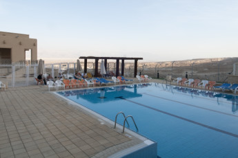 Dead Sea - Massada : Swimming pool at the Dead Sea - Massada hostel in Israel