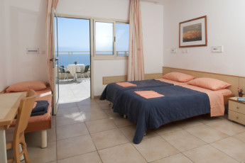 Ein Gedi : Private family room at the Ein Gedi hostel in Israel