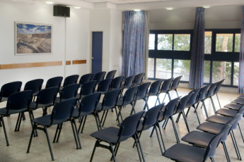Ein Gedi : Conference room in the Ein Gedi hostel in Israel