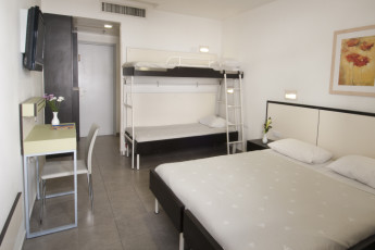 Eilat : Family room in the Eilat Hostel in Israel