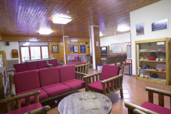 Planoles Xanascat hostel : Salão do Planoles - Pere Figueira em Espanha