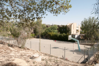 Arad : Basketball court in the Arad hostel in Israel