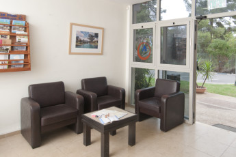 Maayan Harod : Reception lobby in the Maayan Harod hostel in Israel