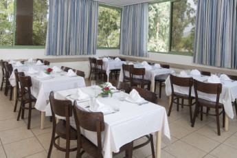 Maayan Harod : Dining room in the Maayan Harod hostel in Israel