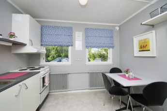 HI Gjøvik : Kitchen Area in Gjovik Hostel, Norway