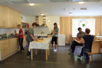 HI Flåm : Kitchen and Dining Area in Flam, Norway