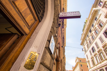 Alessandro Downtown & Bar : 