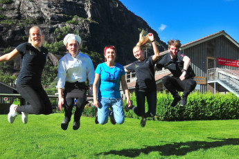 HI Lysefjorden : Staff having fun