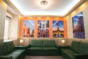 Alessandro Downtown & Bar : 