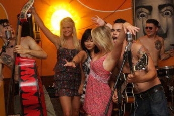 Sunflower Beach Backpacker Hostel : 