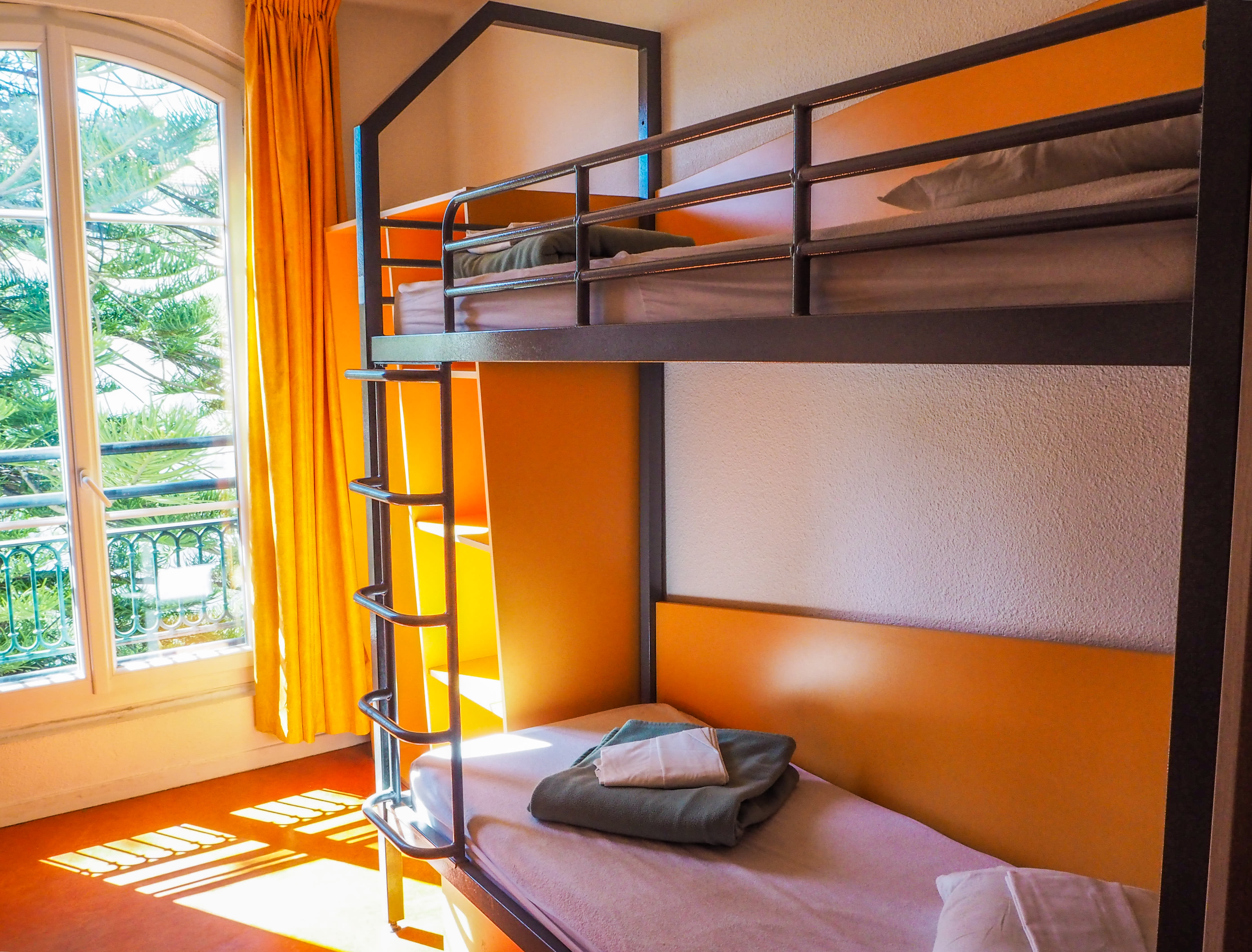 Auberge de Jeunesse HI Nice Les Camélias Hostelling International Hostels Worldwide