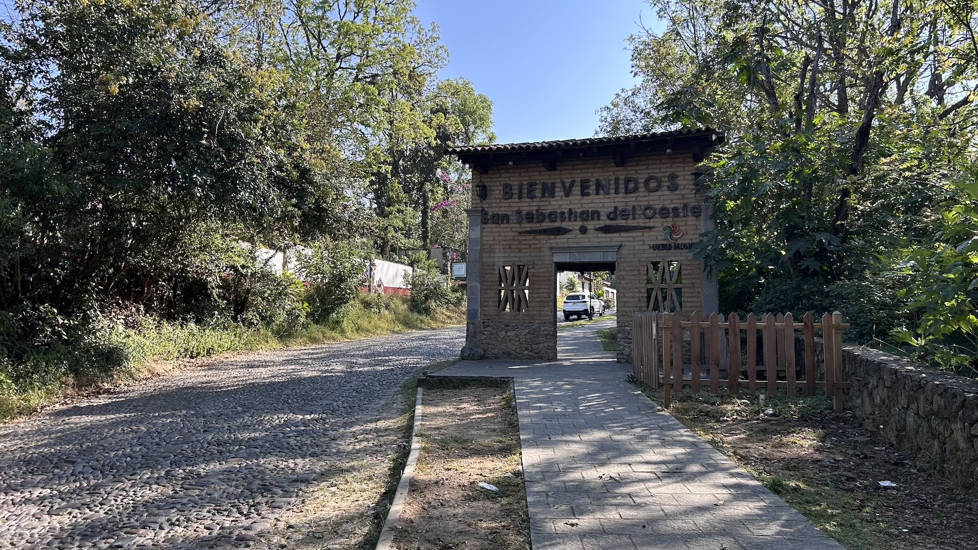 Paseo Privado a San Sebastian del Oeste