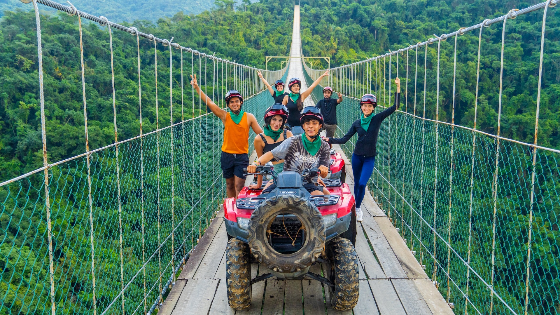 Paso en ATV con Puente Colgante sencilla