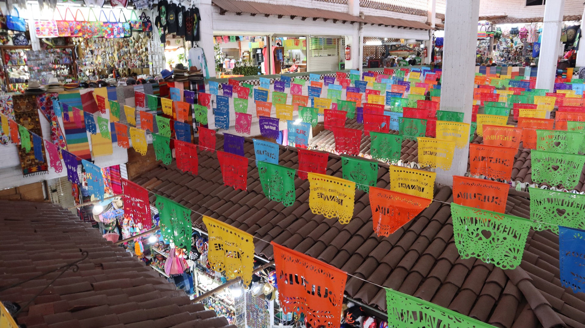 Municipal Flea Martek Rio Cuale 2