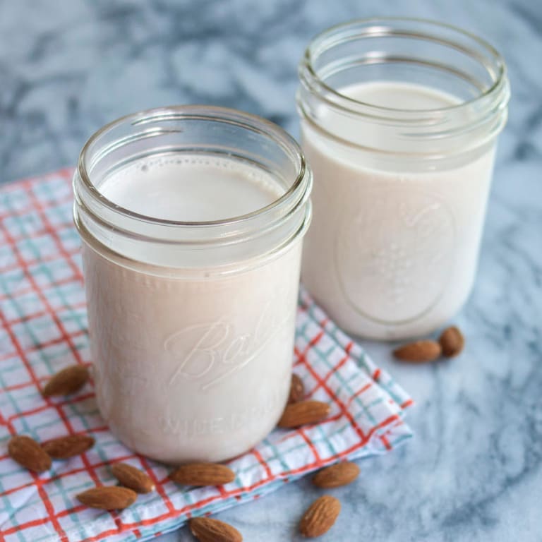 DIY almond milk