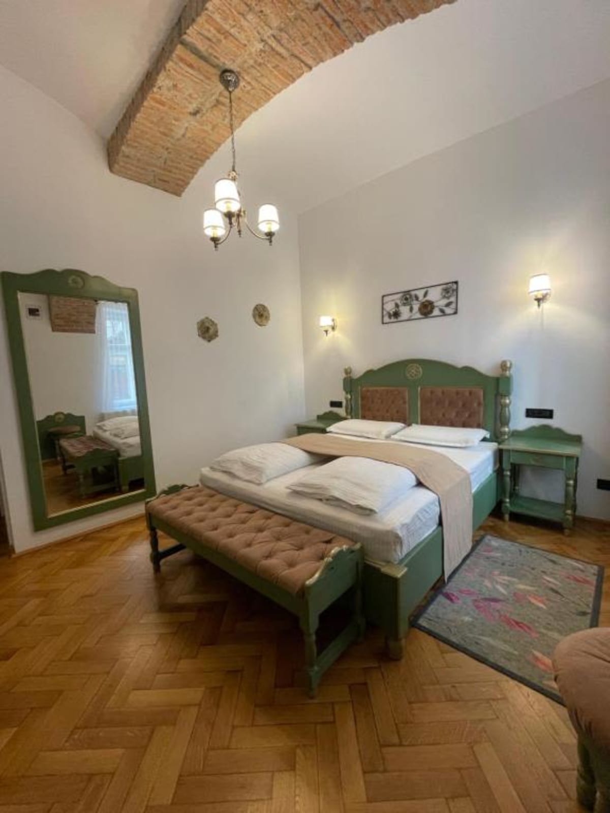 Gallery image 1