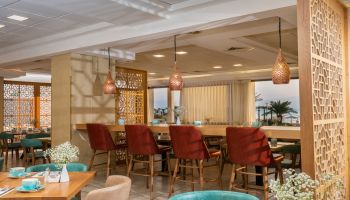 מלון אואזיס ספא קלאב