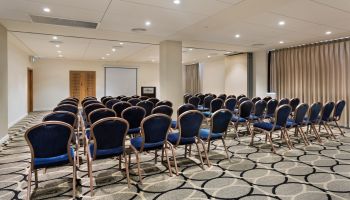 מלון אואזיס ספא קלאב