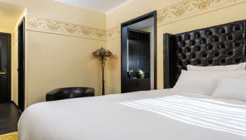 מלון בכר האוס תל אביב