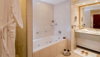 לאונרדו ירושלים - פתאל