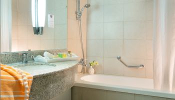 לאונרדו ירושלים - פתאל