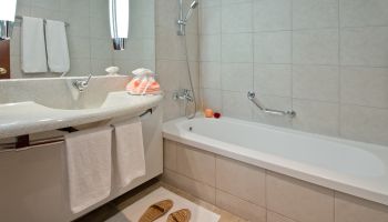 לאונרדו ירושלים - פתאל