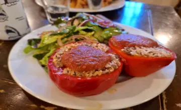 Suzana Neve Tzedek - A Magical Restaurant with Enchanting Atmosphere and Varied Menu Options